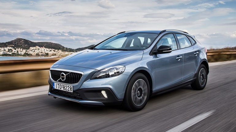 Νέα μειωμένη τιμή και πλούσιος εξοπλισμός για το V40 Cross Country Τ3 1.5 Auto